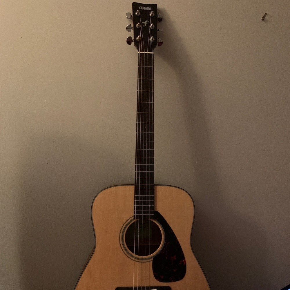 Used YAMAHA Guitar! Used for only once!